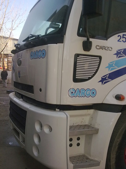 Ford Cargo 2520 Basamak